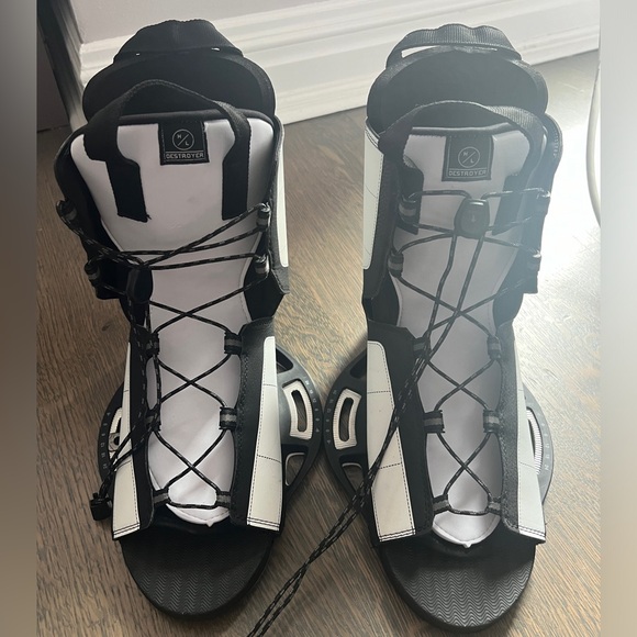 Hyperlite Destroyer Wakeboard Bindings - Picture 3 of 5